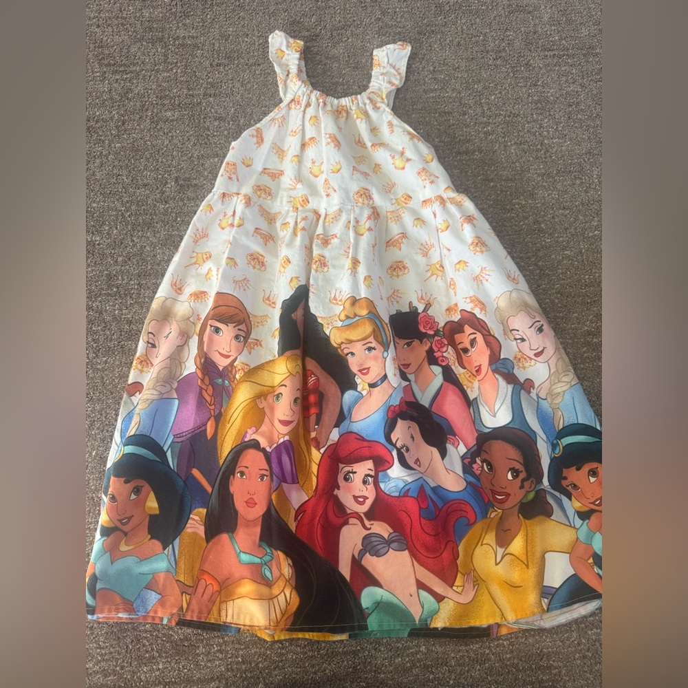 Disney dress size 6/7 one of a kind for a Make A Wish trip